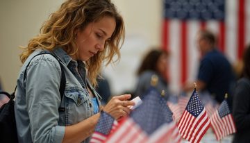 Las cinco palabras en inglés que más les cuestan a los latinos que emigran a EE.UU. y el error que casi todos cometen