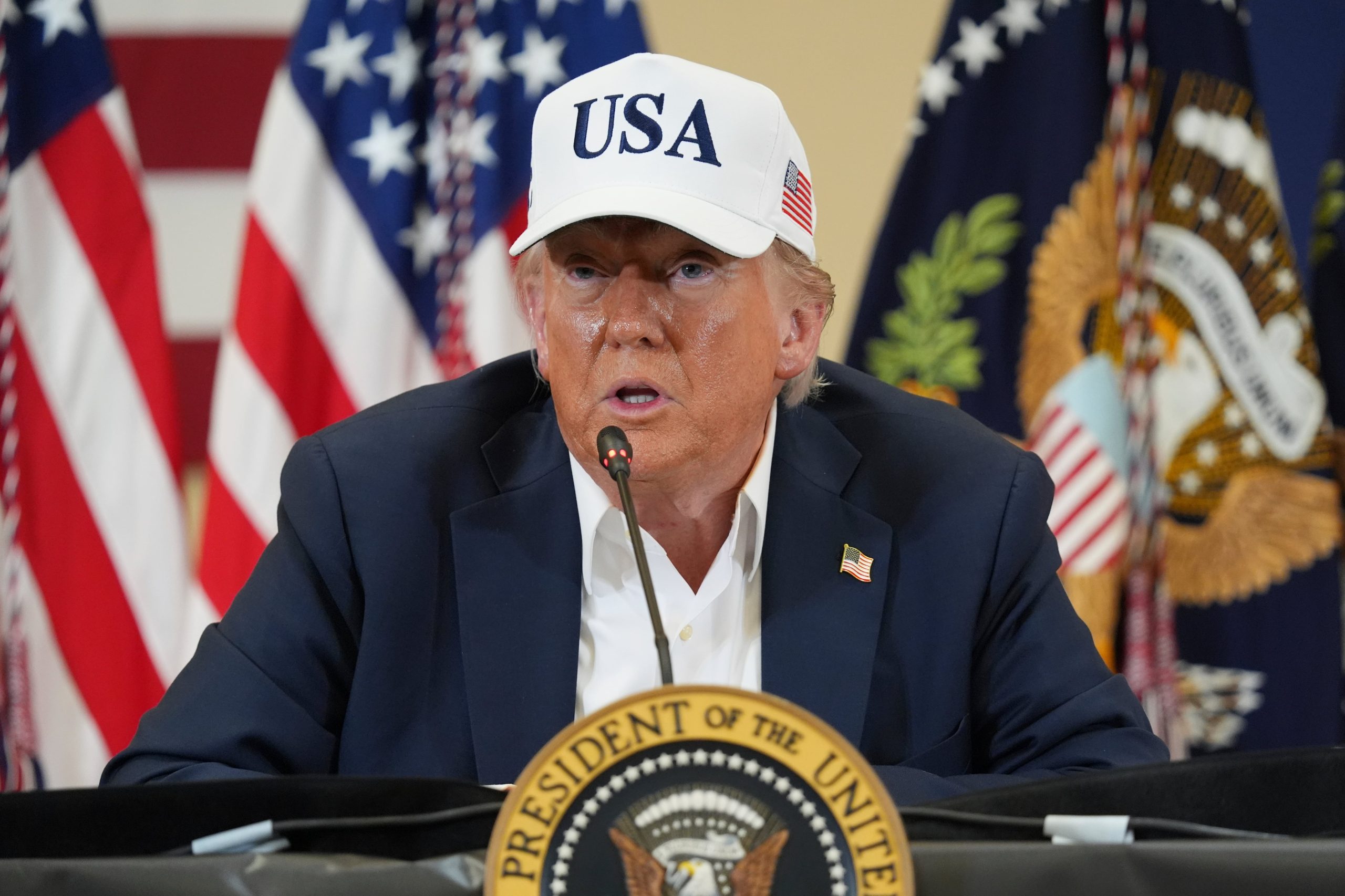 El presidente Donald Trump dice presente con el fútbol en New Jersey