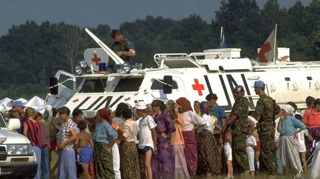 Srebrenica estaba bajo protección de cascos azules holandeses no impidieron la matanza de musulmanes