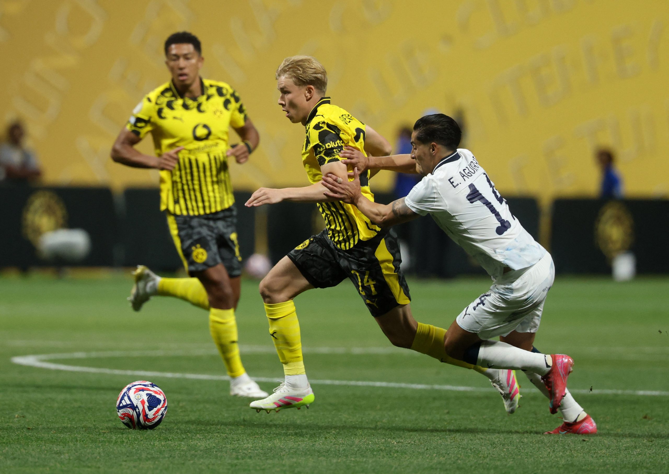 B. Dortmund vs Monterrey por los octavos de final de el Mundial de Clubes 2025 del 2025.
