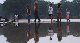 Subió a 43 las muertes por las dramáticas inundaciones en Texas: sigue la búsqueda de las nenas desaparecidas