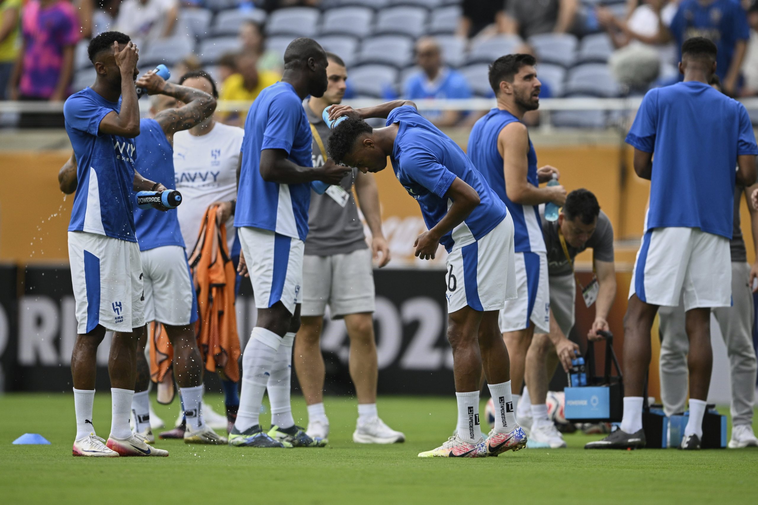 Un momento de Al Hilal para refrescarse durante el Mundial de Clubes, en el partido ante Fluminense disputado el 4 de julio