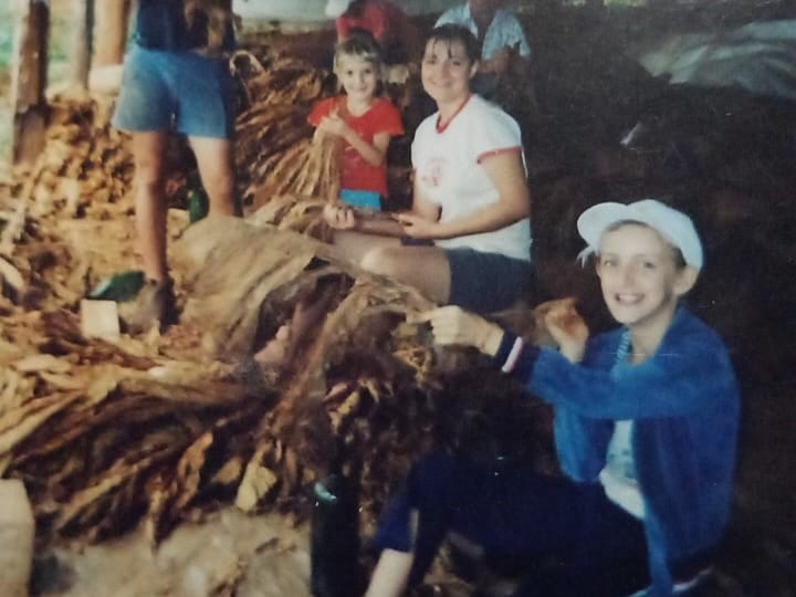 Mi papá es productor tabacalero y todos mis hermanos ayudamos con los cultivos desde pequeños