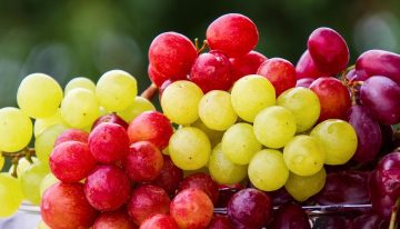 Ni detergente ni jabón: la manera correcta de lavar las uvas