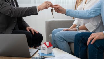 En busca del sueño americano: las dificultades que enfrentan muchos estadounidenses al comprar una casa este 2025