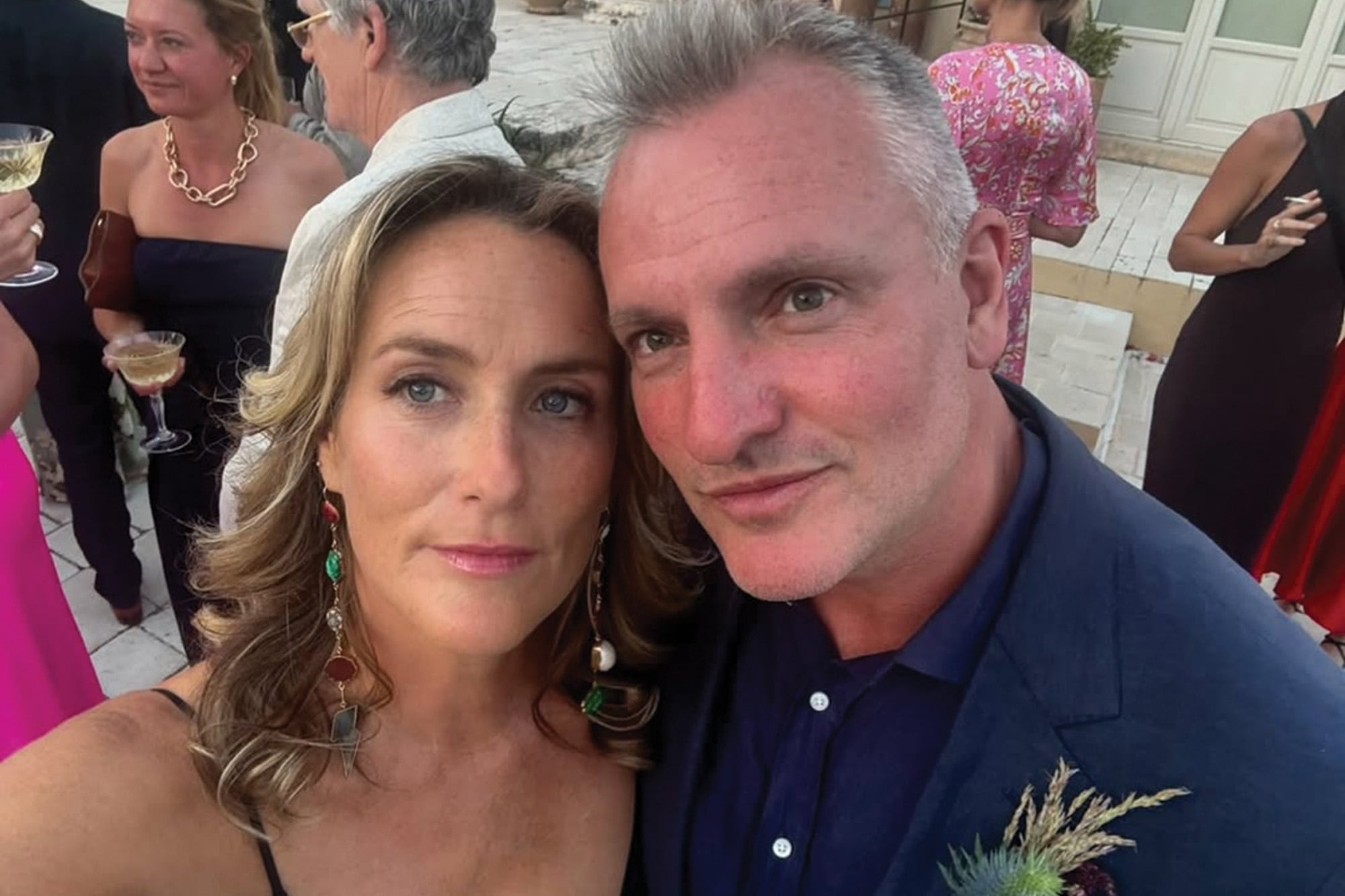 Joe Summer, hermano mayor de la novia, y su mujer Kate Finn. 