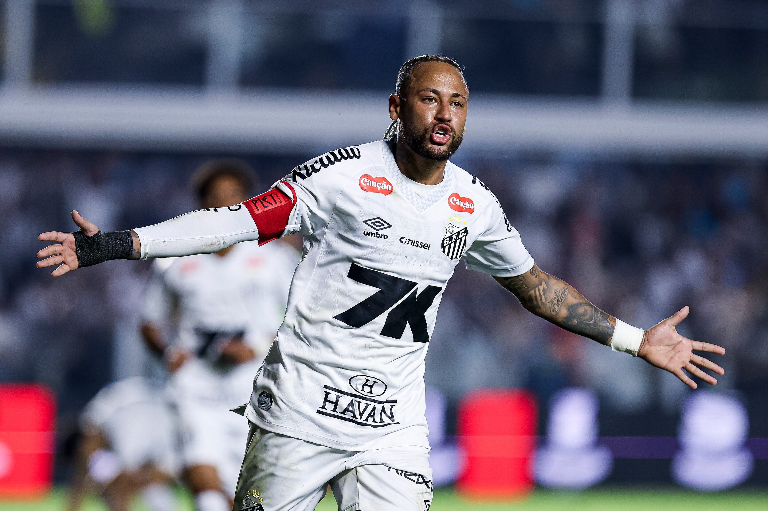 Neymar anotó el gol con el que Santos le ganó al puntero Flamengo por el Brasileirao