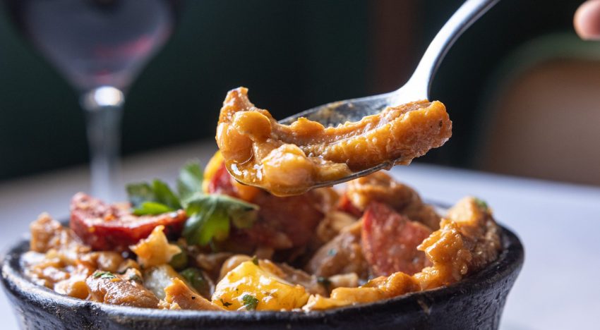 5 lugares que sirven platos suculentos para comer con cuchara y combatir el frío