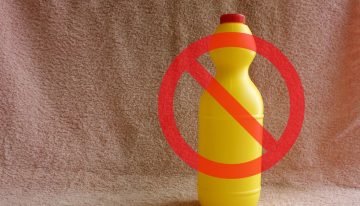 Adiós a las manchas de lavandina: los dos ingredientes que sirven para eliminarlas de tu ropa