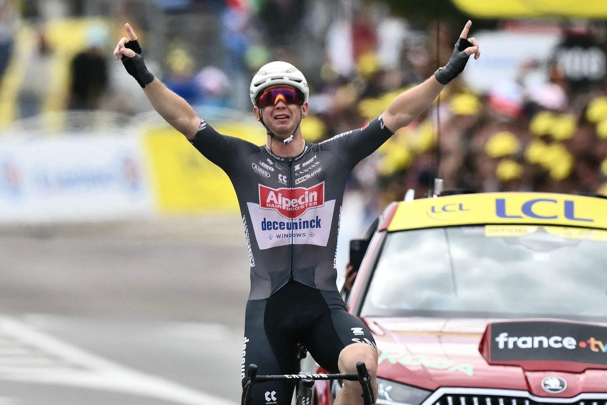 El australiano Kaden Groves se quedó con la vigésima etapa del Tour de France, los 184.2 km entre Nantua y Pontarlier, con la lluvia como protagonista
