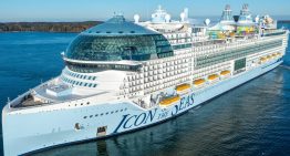 Un tripulante del crucero Icon of the Seas apuñaló a una compañera, que era su pareja, se tiró por la borda y murió