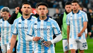 “¡Largá la pelota!“: la fuerte pelea de dos jugadores de Racing durante el partido con Estudiantes