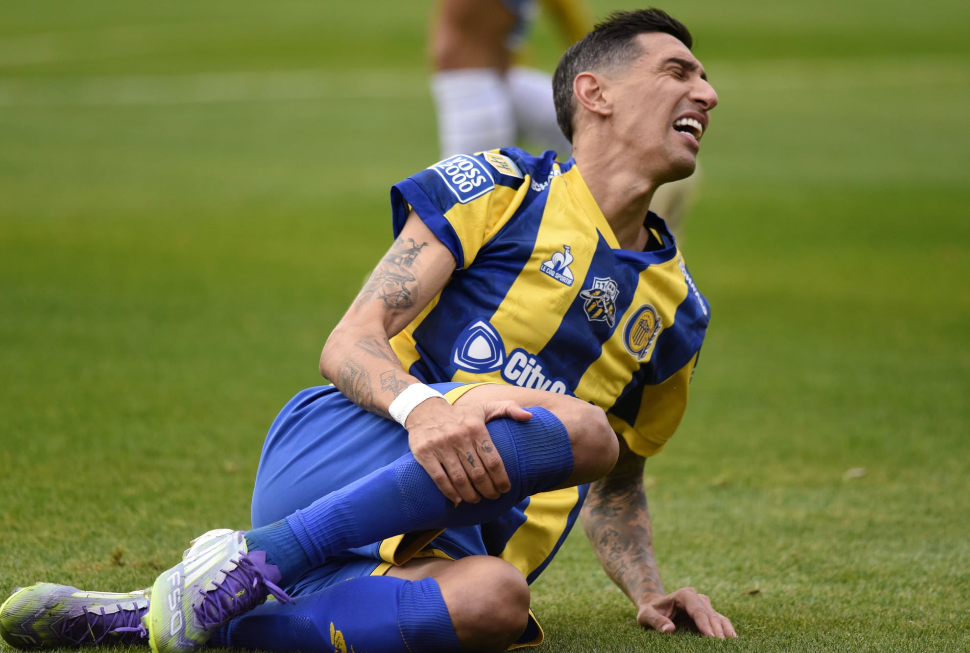 A Di María lo recibieron con rigor físico en el fútbol argentino