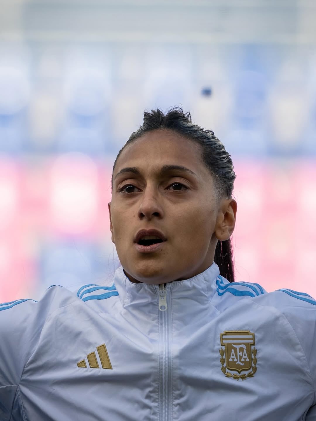 Momento de entonar el Himno antes del partido con Uruguay