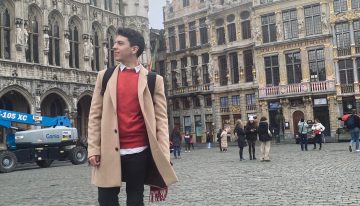 Empezó su camino como niñero luego de googlear “cómo viajar a Europa sin pagar” y terminó volando a los sitios más exóticos