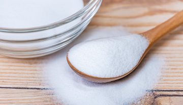 Lavado de pies con sal y bicarbonato: por qué hacerlo y para qué sirve, según expertos