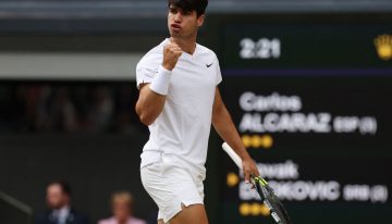 Carlos Alcaraz se quedó con el primer set en la final de Wimbledon ante Jannick Sinner
