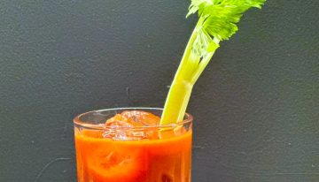 El trago “anti resaca”: fue inspirado en una reina y hoy divide aguas entre quienes lo aman y otros que jamás lo elegirían