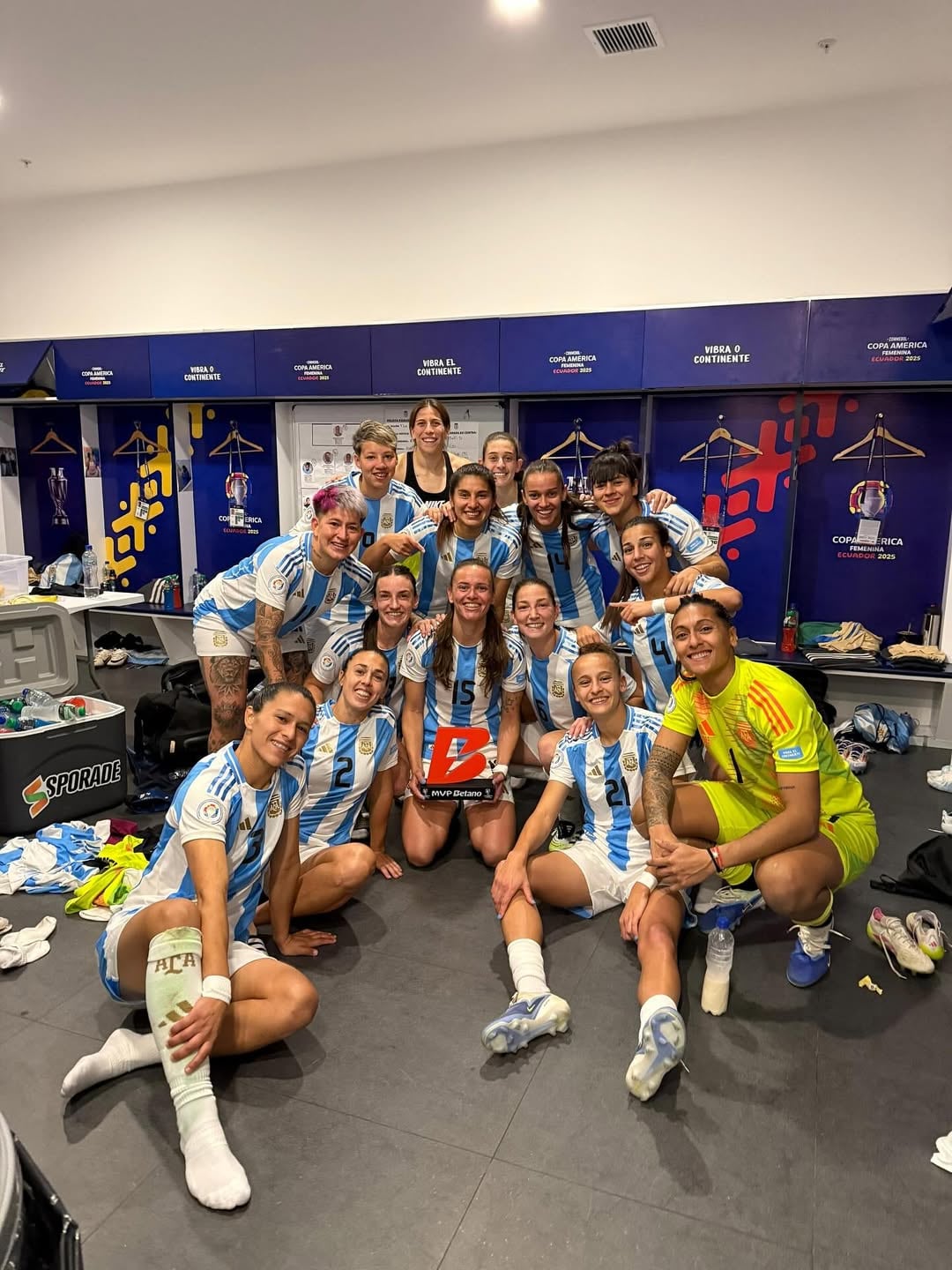 La selección argentina femenina de fútbol disfruta del triunfo ante Uruguay, en el debut de la Copa América 2025