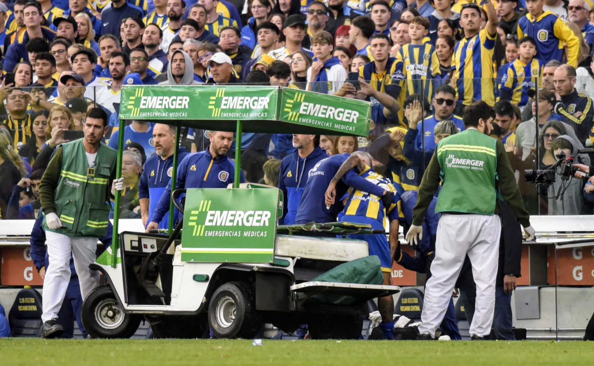 Así dejó la cancha, tras el pisotón de Poggi