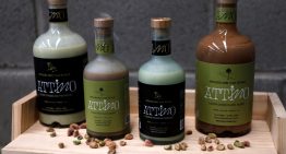 Emprendedores: juntaron pistacho, miel y sal de mar y encontraron la fórmula para un novedoso licor