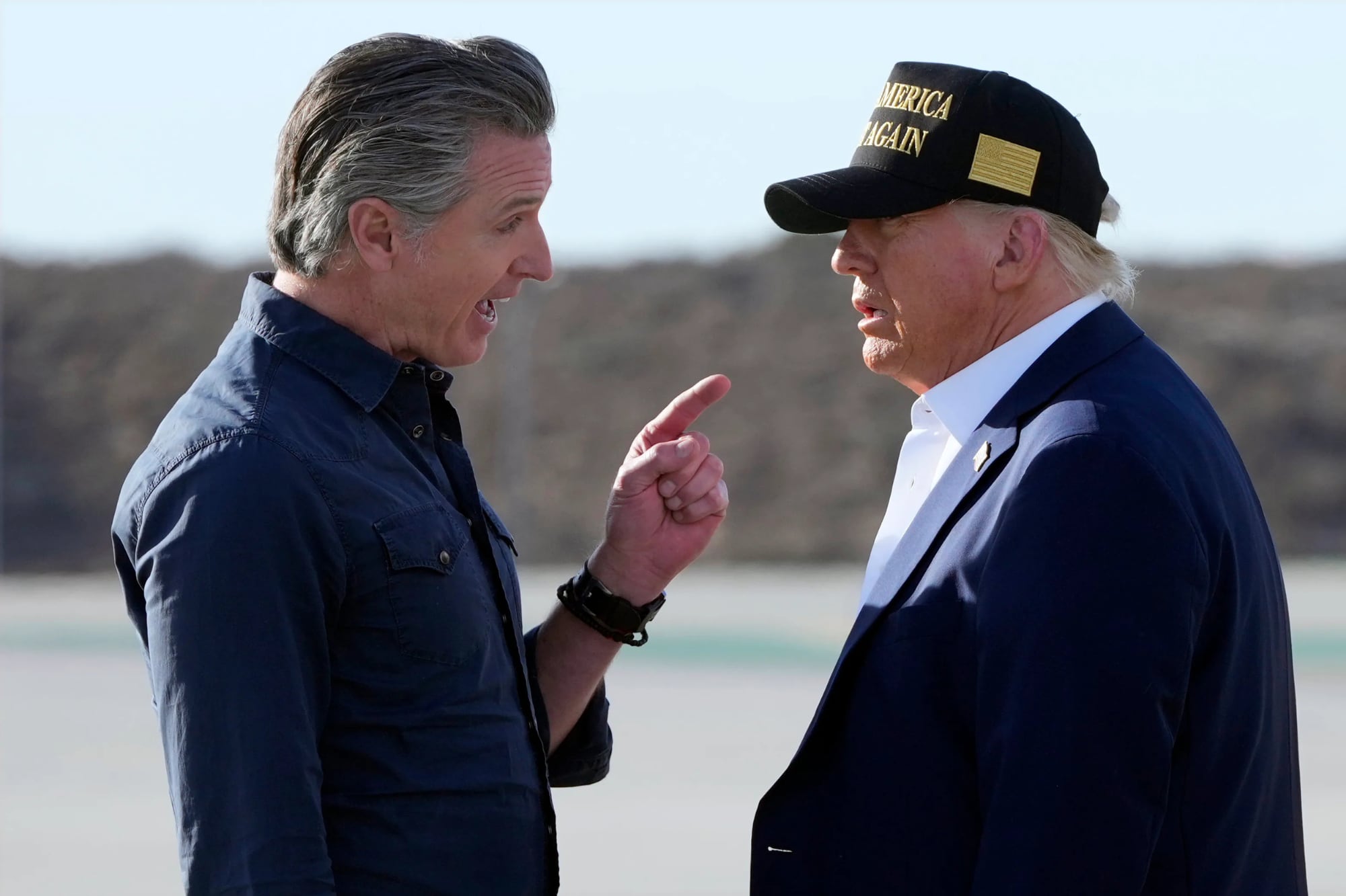 Los asesores del gobernador Newsom justifican el giro en su estrategia comunicacional de confrontación con Trump