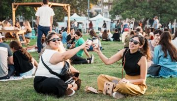 Cafecito BA desembarca en Caballito con 17 puestos, cine y actividades al aire libre