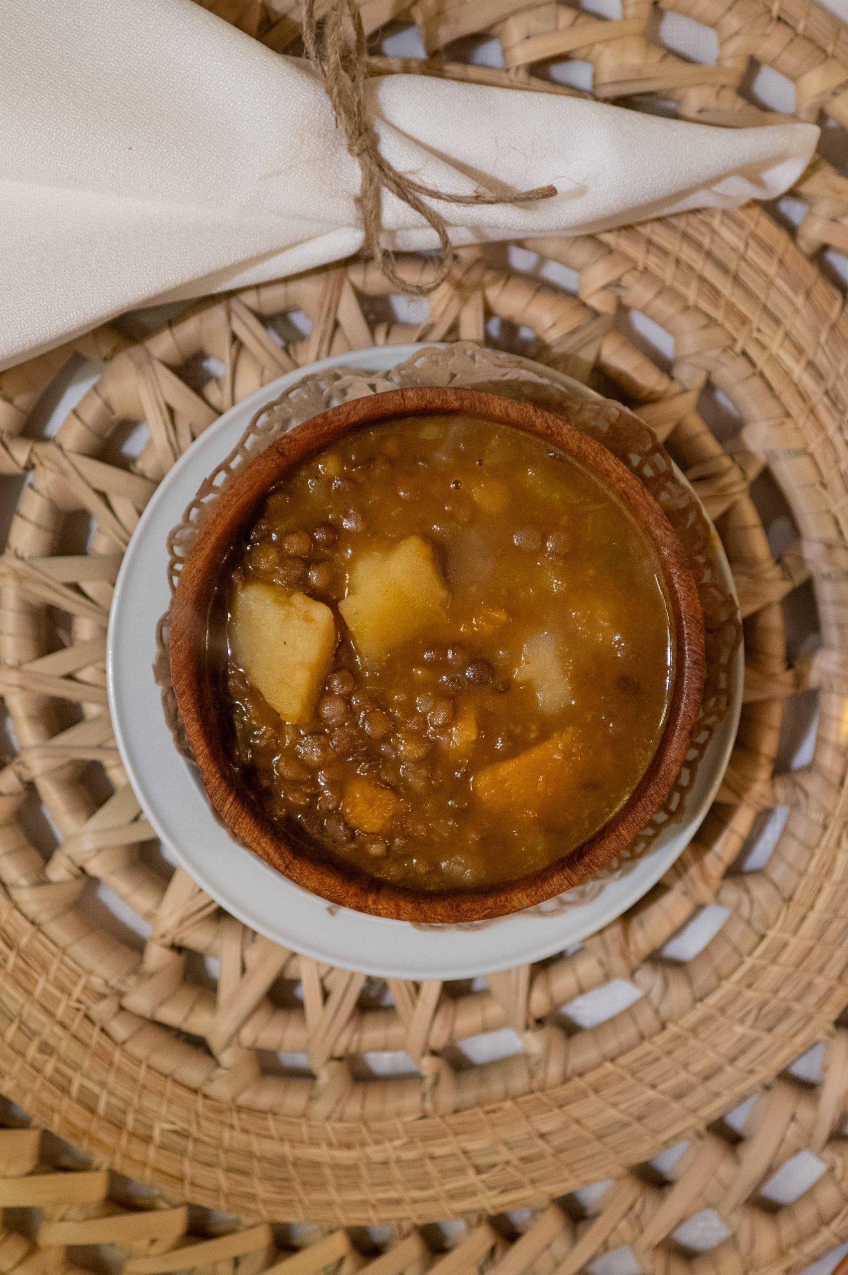 Los platos, bien criollos y abundantes, son preparados por el cocinero estrella, Carlitos