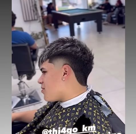 Thiago Medina mostró su radical cambio de look en medio del escándalo con Daniela Celis: “Pintó corte”