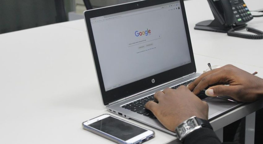 La empresa de IA Perplexity quiere comprar el navegador Google Chrome por 30.000 millones