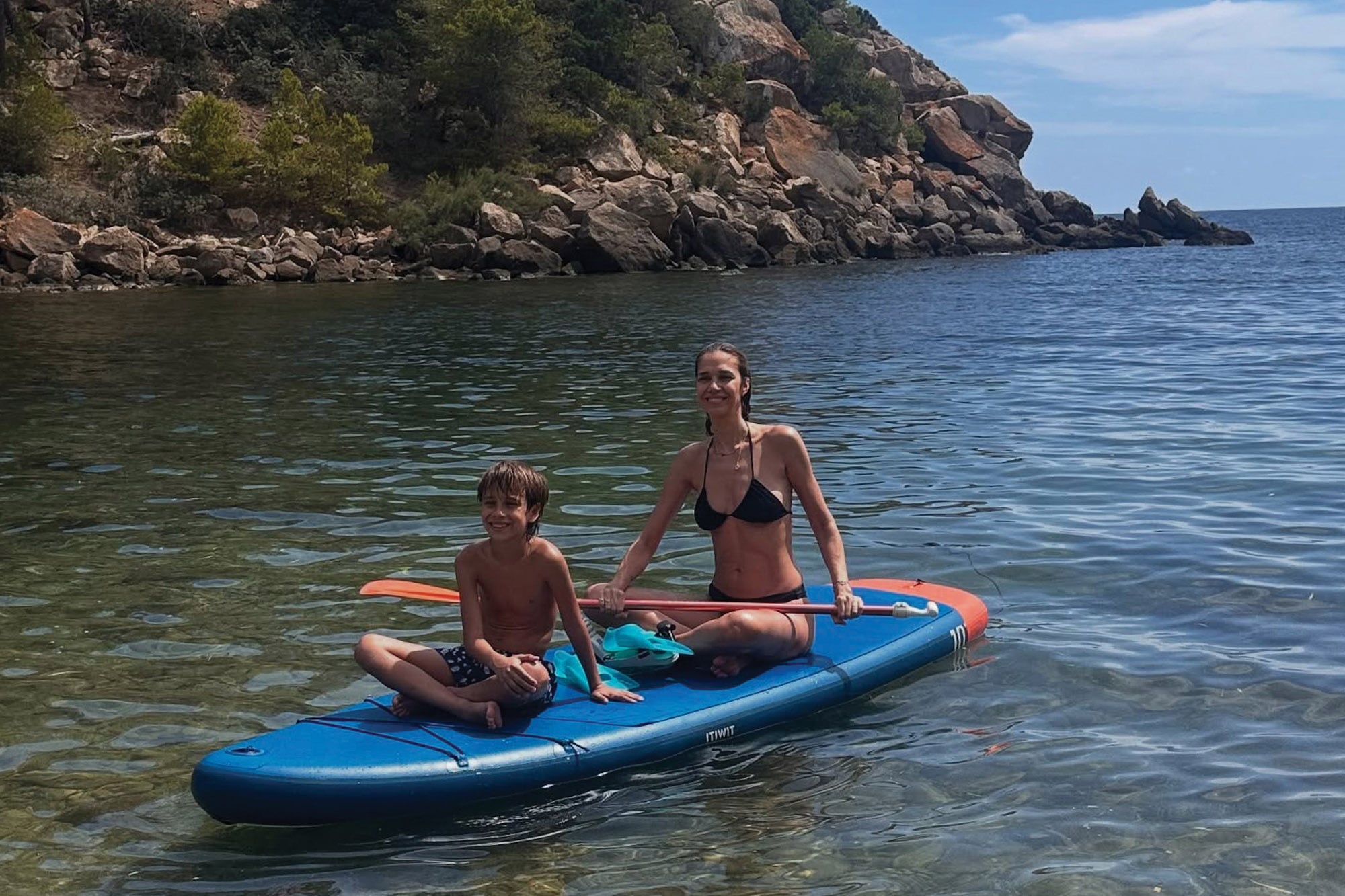 Lorena Ceriscioli rema junto a su hijo Gennaro (9). La foto la tomó su pareja, el arquitecto Juan Pablo Ramognino