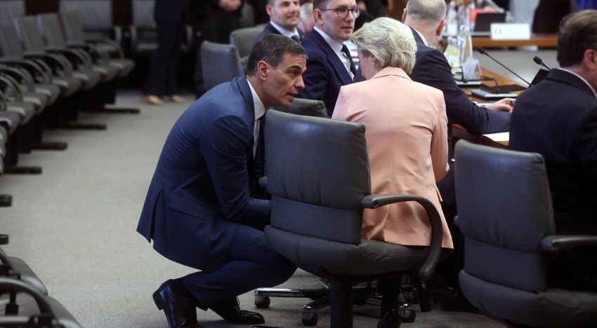 Pedro Sánchez pierde fuelle en una Bruselas cada vez más escorada a la derecha