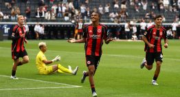 E. Frankfurt le ganó a W. Bremen 4 a 1 por la fecha 1 de la Bundesliga de Alemania