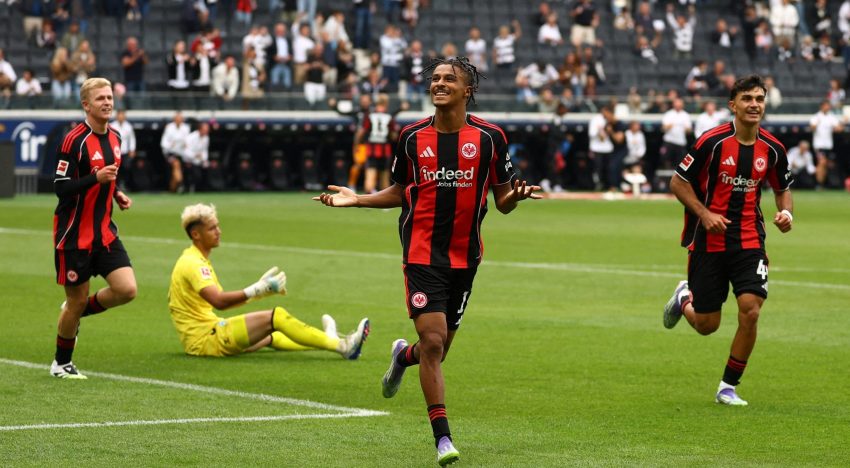 E. Frankfurt le ganó a W. Bremen 4 a 1 por la fecha 1 de la Bundesliga de Alemania