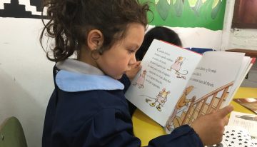 Más pantallas, menos libros. Cómo pasan su tiempo libre los niños argentinos y por qué es importante que se aburran