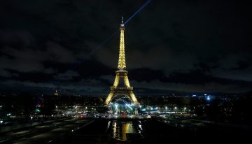 Horror en París: detuvieron a un joven acusado de violar a una turista ucraniana frente a la Torre Eiffel
