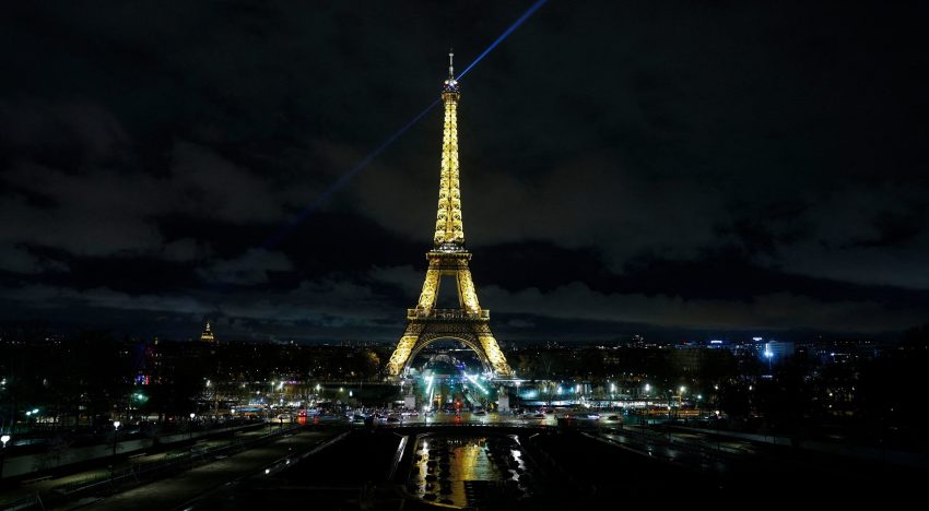 Horror en París: detuvieron a un joven acusado de violar a una turista ucraniana frente a la Torre Eiffel