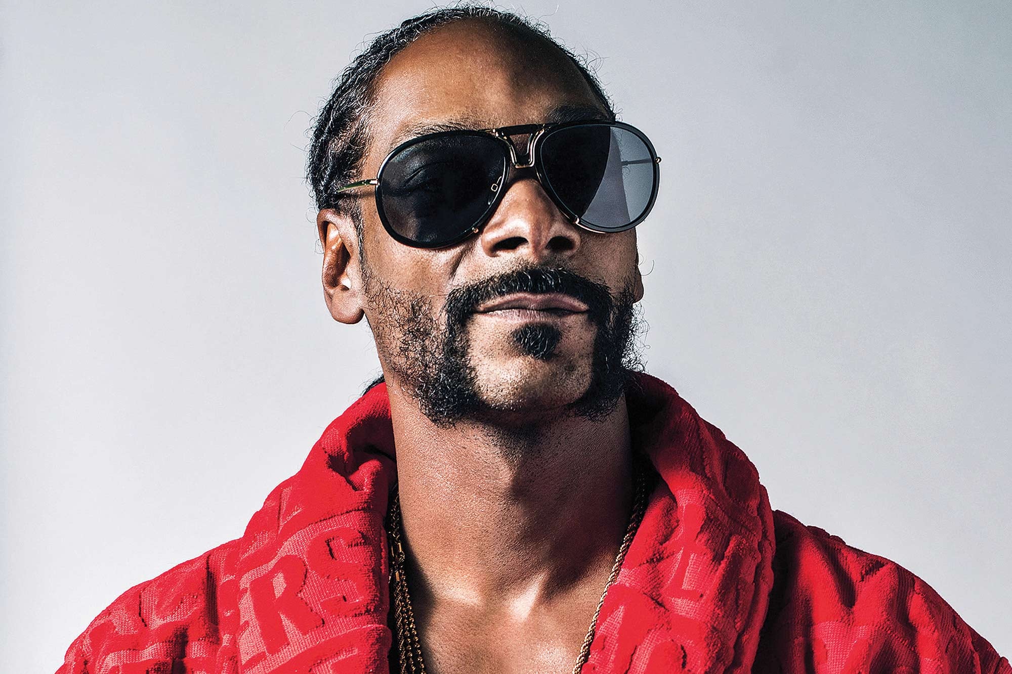 El rapero Snoop Dogg también es conocido por invertir en el mundo de la blockchain