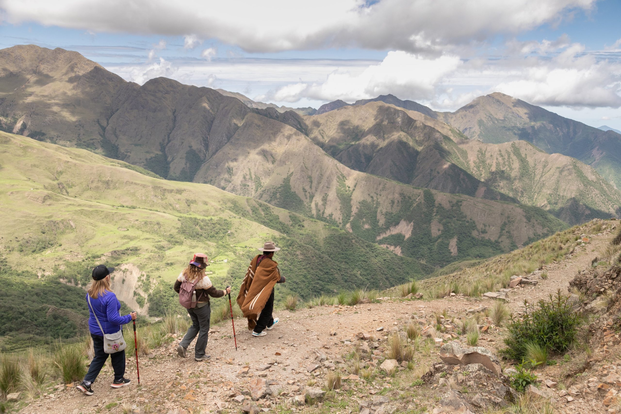 Caminar de Humahuaca a Calilegua es toda una experiencia