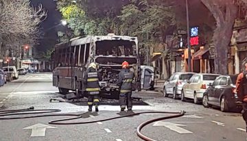 Feroz incendio en una casa de Villa Soldati: dos personas fueron asistidas por el SAME