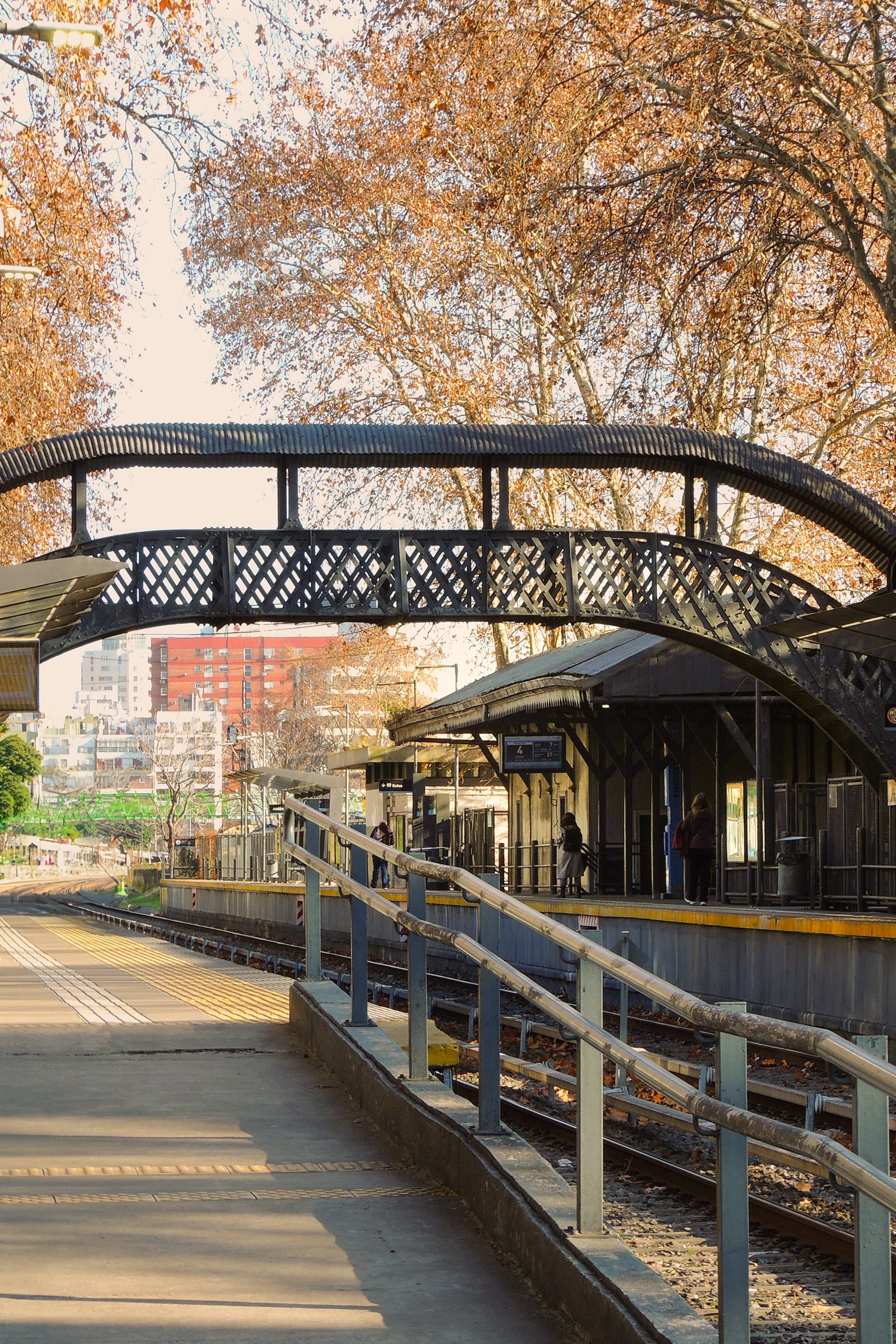El legendario cruce peatonal de la Estación Colegiales del Mitre, crada en 1898
