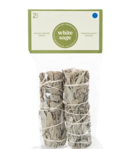 La Salvia cuenta con aroma terroso y herbáceo, de acuerdo con la descripción de Five Below