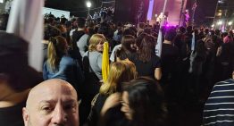 El caso de las presuntas coimas cayó como un balde de agua fría en La Libertad Avanza y complicó la campaña bonaerense