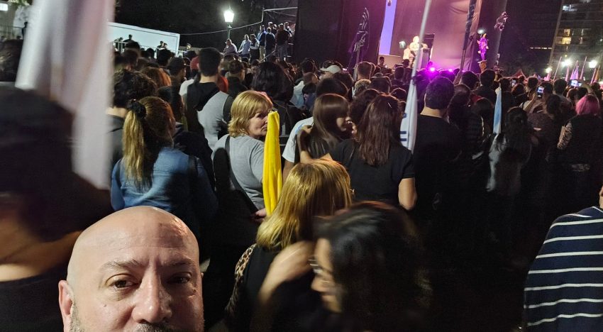 El caso de las presuntas coimas cayó como un balde de agua fría en La Libertad Avanza y complicó la campaña bonaerense
