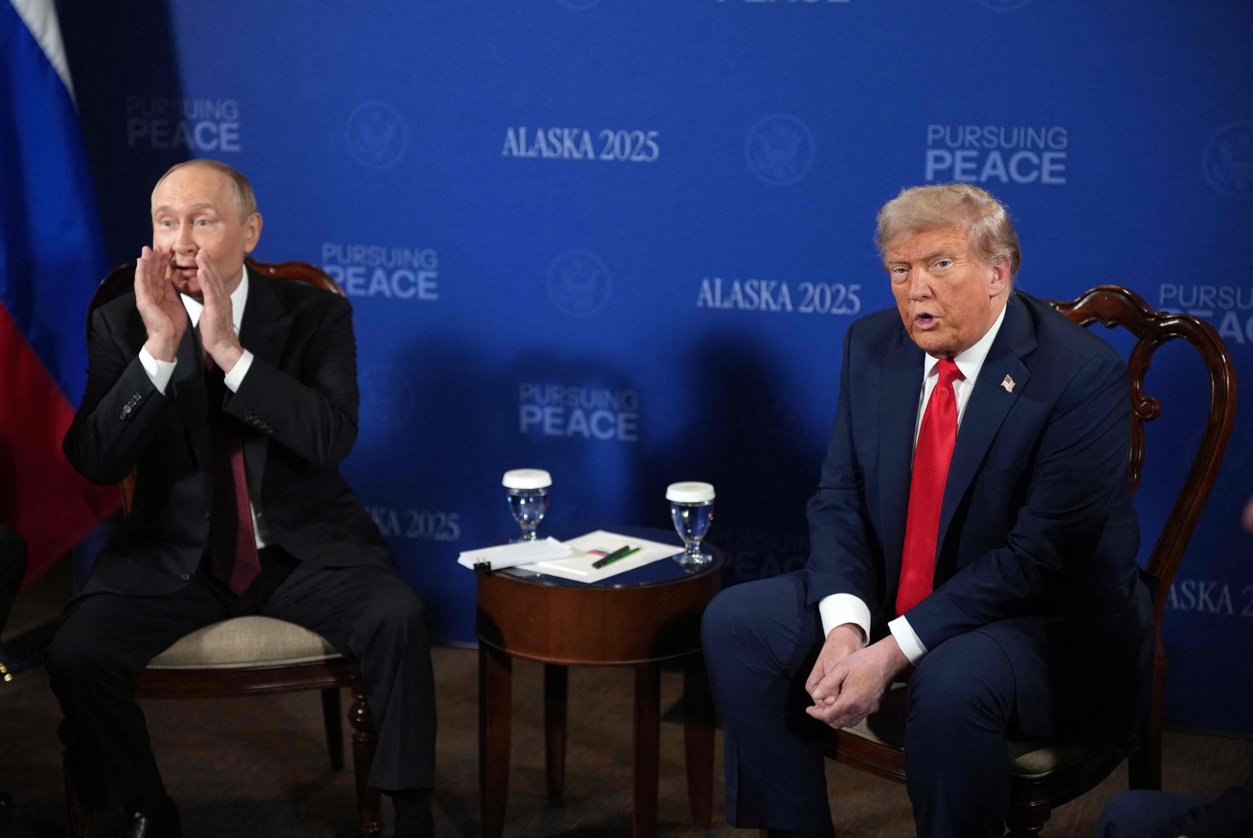 Vladimir Putin y Donald Trump en Alaska