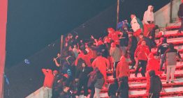Los brutales videos de los incidentes entre hinchas de Independiente y Universidad de Chile