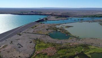 El Gobierno abrió la licitación de cuatro represas clave, por las que prevé recaudar US$500 millones