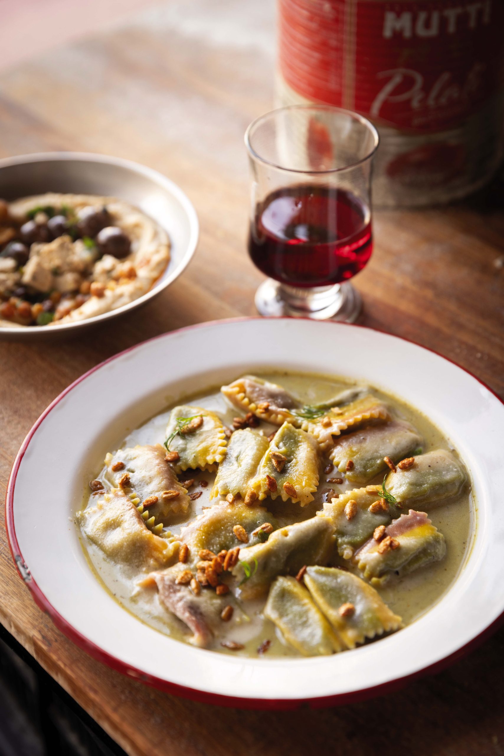Agnolotti de boniato y berenjena ahumada con una crema de curry