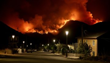 La situación de los incendios mejora pero “muy lentamente” con 15 fuegos graves en activo