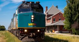 El tren que atraviesa bosques y tundras en busca de auroras boreales